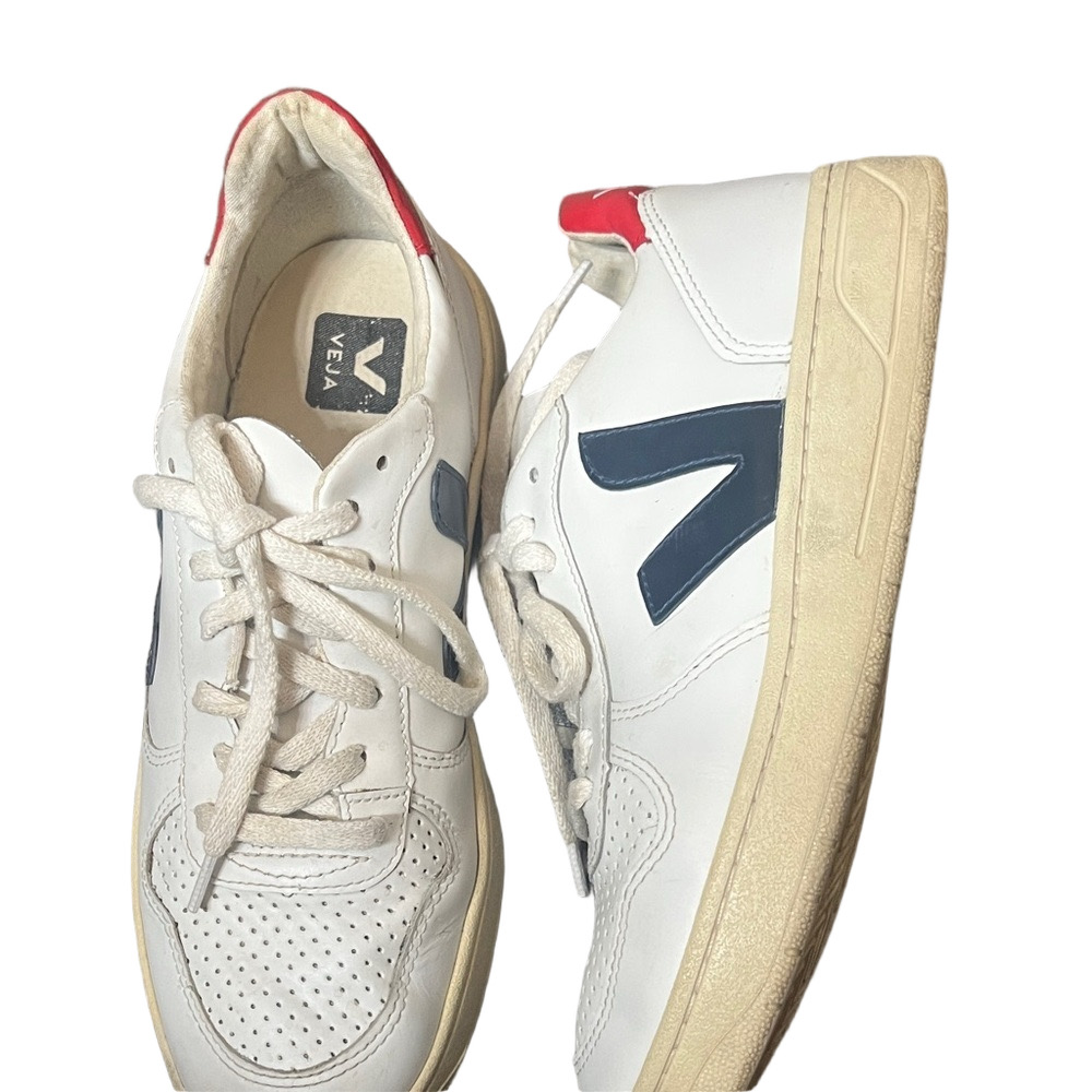 Veja V-10 women’s Sz 8 Leather Sneakers White Navy Red summer  nautical preppy